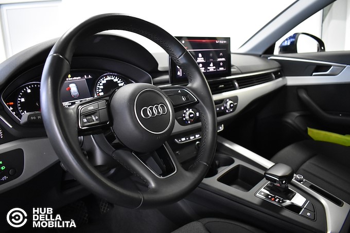 AUDI A4 Avant 30 TDI 136 CV S tronic
